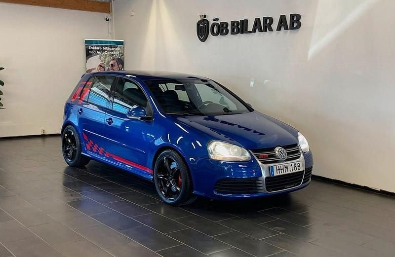 Begagnad VW Golf V R 251 HK (184 kW) 2007 Blå Halvkombi