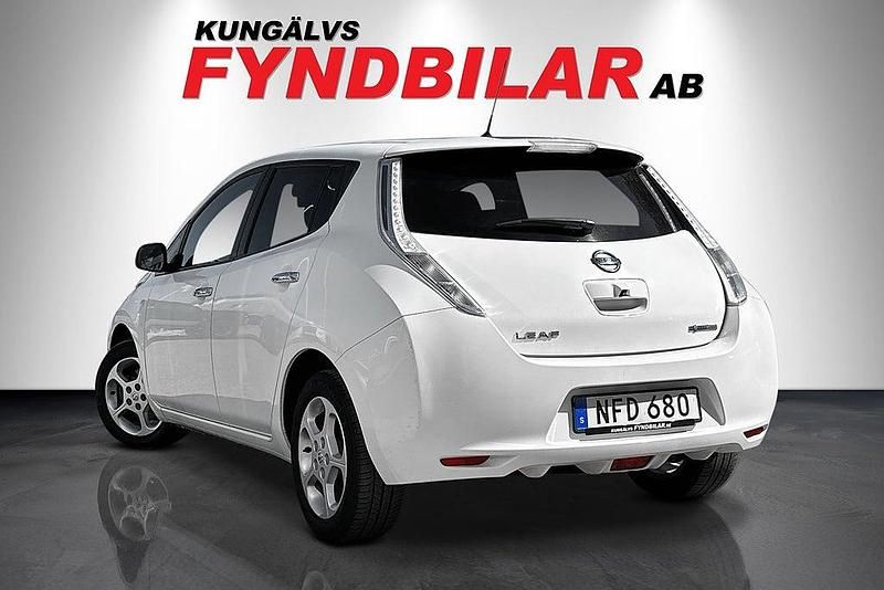Begagnad Nissan Leaf 80 kW (109 HK) 2016 Vit Halvkombi