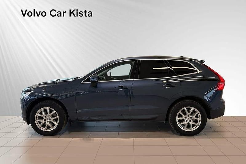 Begagnad Volvo XC60 Momentum 397 HK (291 kW) 2020 Blå SUV