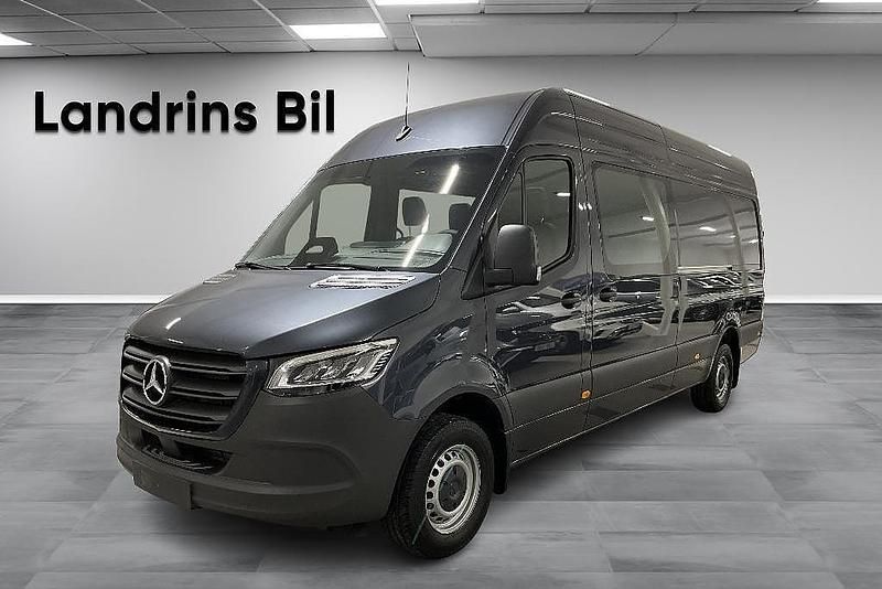 Grå Ny 2025 Mercedes Sprinter Van | 749 875 kr - Bild 1/4