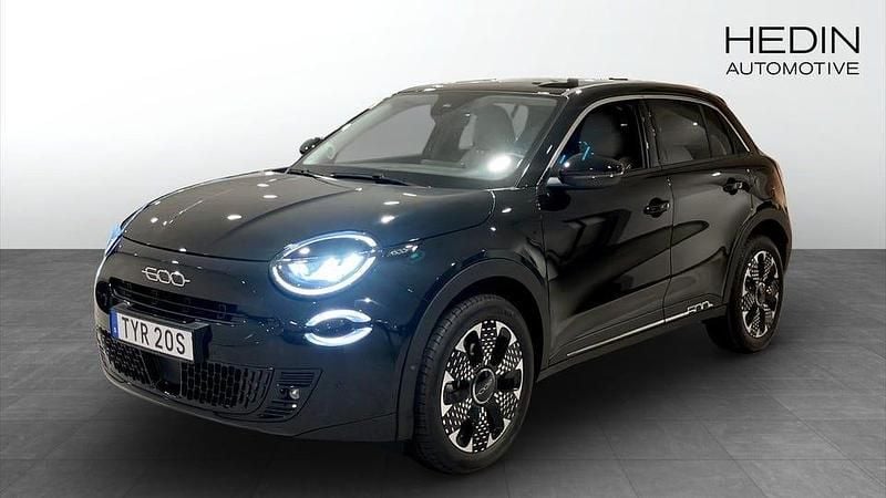 Begagnad Fiat 600 La Prima 136 HK (100 kW) 2025 Svart SUV