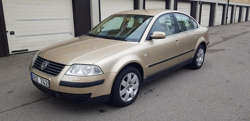 Begagnad VW Passat 150 HK (110 kW) 2004 Brun Sedan