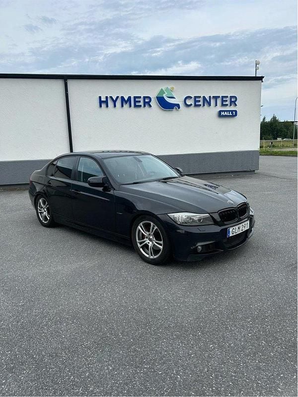 Svart Begagnad 2010 BMW 320 Efficient Dynamics Sedan | 70 000 kr (Marknadspris) - Bild 1/4