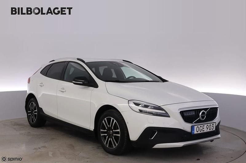 Vit Begagnad 2017 Volvo V40 CC Business Edition Kombi | 214 800 kr (Marknadspris) - Bild 1/4