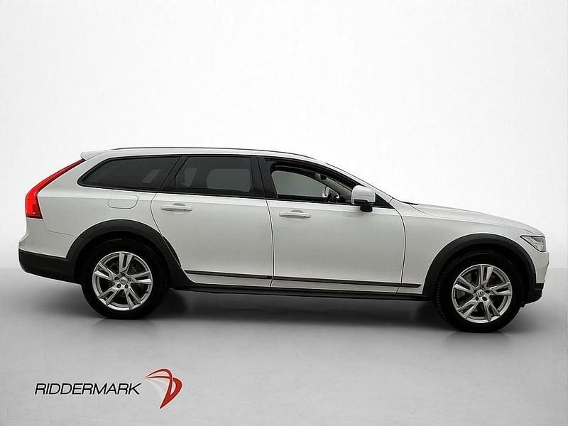 Begagnad Volvo V90 CC 190 HK (139 kW) 2020 Vit Kombi