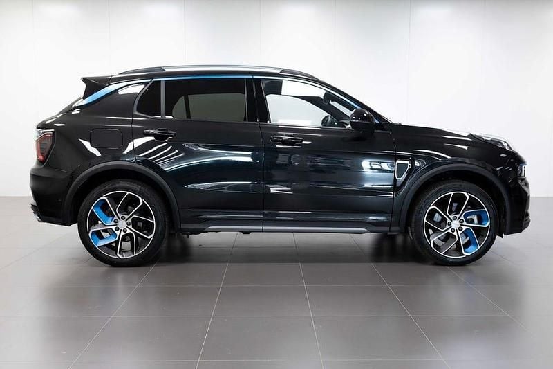 Begagnad Lynk & Co 01 262 HK (192 kW) 2023 Svart SUV