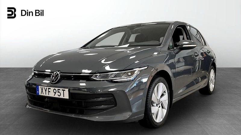 Mörkgrå Begagnad 2024 VW Golf VIII Life Kombi | 304 900 kr (Marknadspris) - Bild 1/4