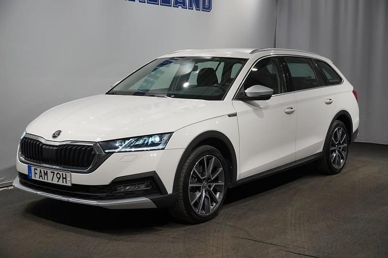 Begagnad Skoda Octavia Scout 203 HK (149 kW) 2022 Vit Kombi