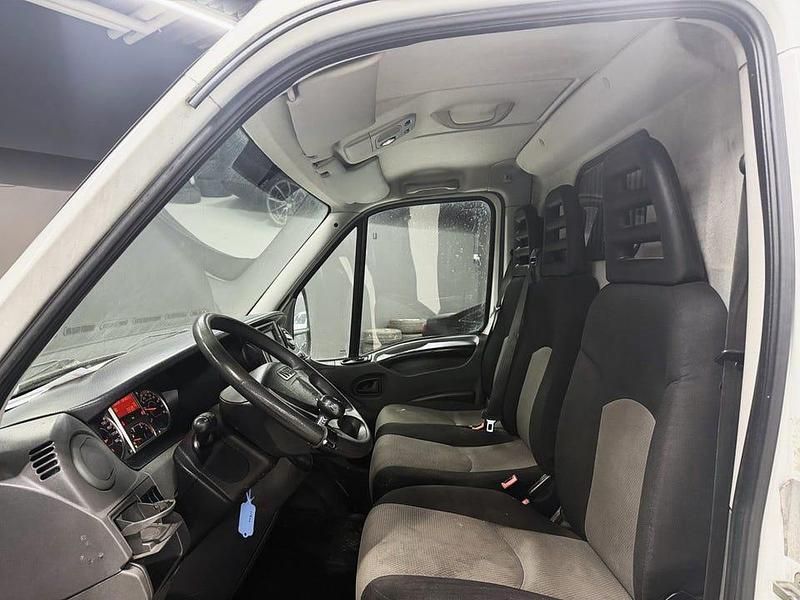 Begagnad Iveco Daily 126 HK (92 kW) 2011 Vit Van