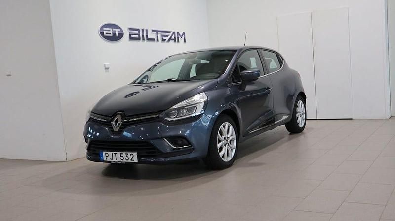 Grå Begagnad 2017 Renault Clio IV Intens Halvkombi | 79 900 kr (Marknadspris) - Bild 1/4