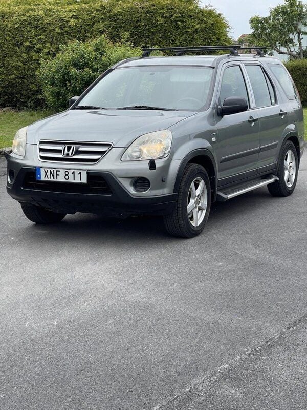 Grå Begagnad 2006 Honda CR-V SUV | 59 000 kr (Lite dyr) - Bild 1/4