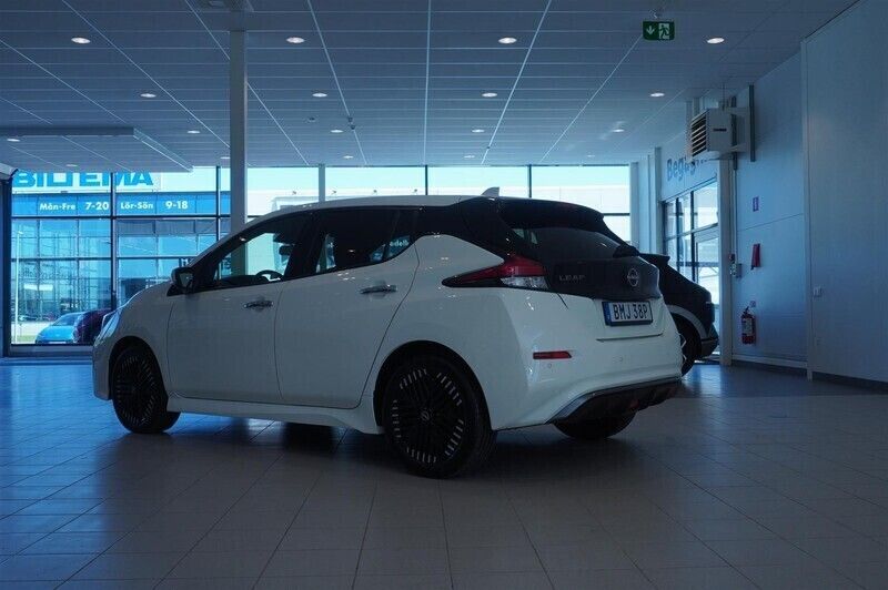 Begagnad Nissan Leaf N-Connecta 110 kW (150 HK) 2023 Okänd Halvkombi