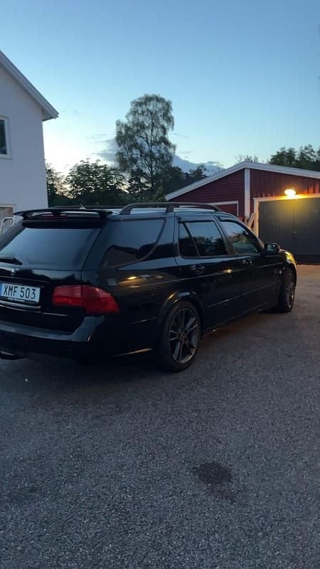 Svart Begagnad 2006 Saab 9-5 Kombi | 20 000 kr (Marknadspris) - Bild 1/4
