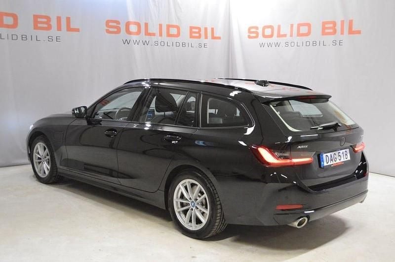 Begagnad BMW 330 Shadowline 292 HK (214 kW) 2024 Svart Kombi