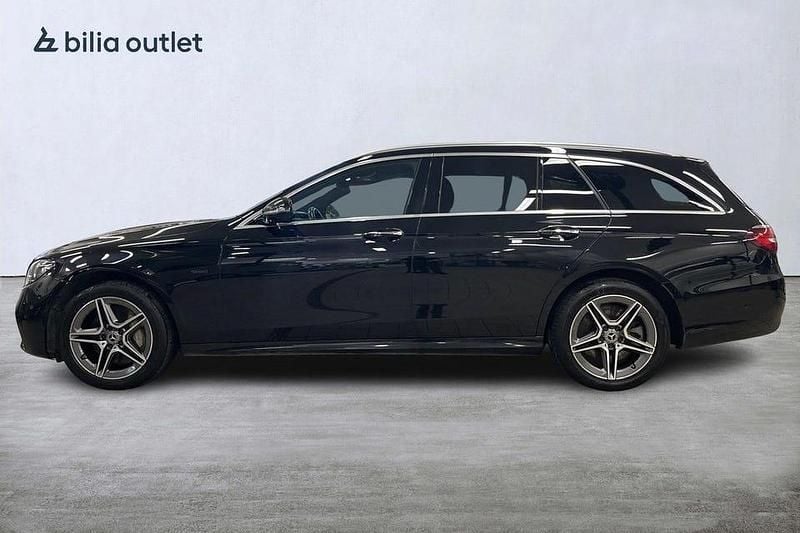 Begagnad Mercedes E300 AMG line 306 HK (225 kW) 2021 Svartpano Kombi