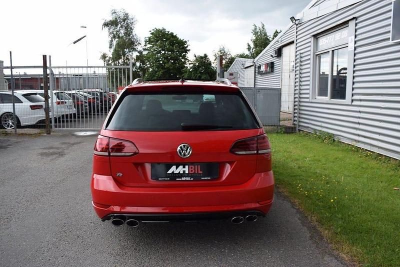 Begagnad VW Golf VII R 301 HK (221 kW) 2020 Röd Kombi