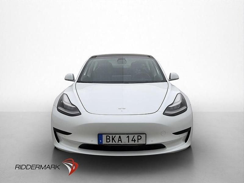 Begagnad Tesla Model 3 Standard Range Plus 239 kW (325 HK) 2019 Vit Sedan