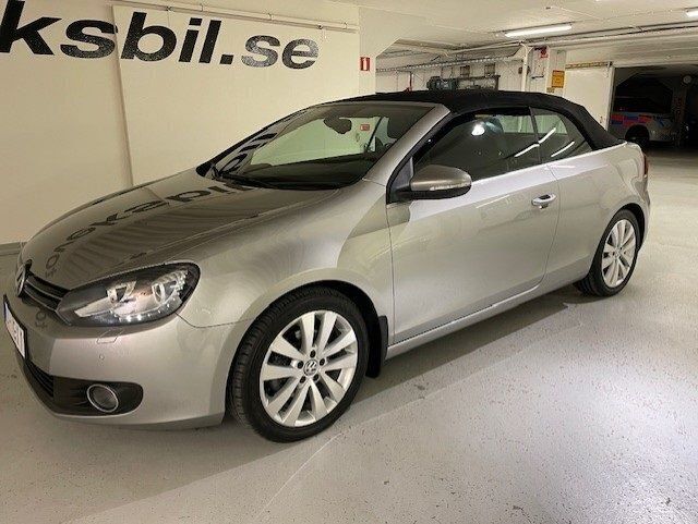 Silver (tungsten silver metallic) Begagnad 2012 VW Golf Cabriolet Cab | 139 000 kr - Bild 1/4