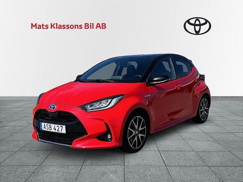 Svart Begagnad 2020 Toyota Yaris Hybrid Edition Halvkombi | 239 000 kr (Lite dyr) - Bild 1/4