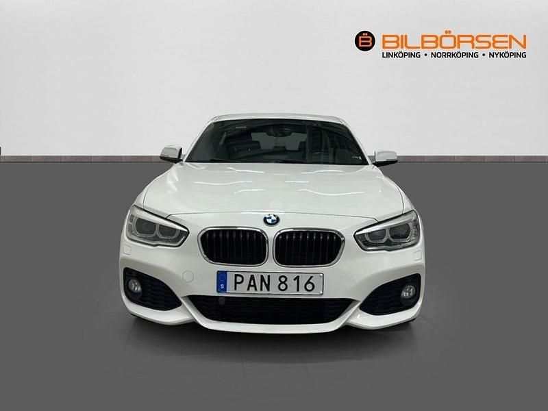 Begagnad BMW 118 M Sport 136 HK (100 kW) 2016 Vit Halvkombi