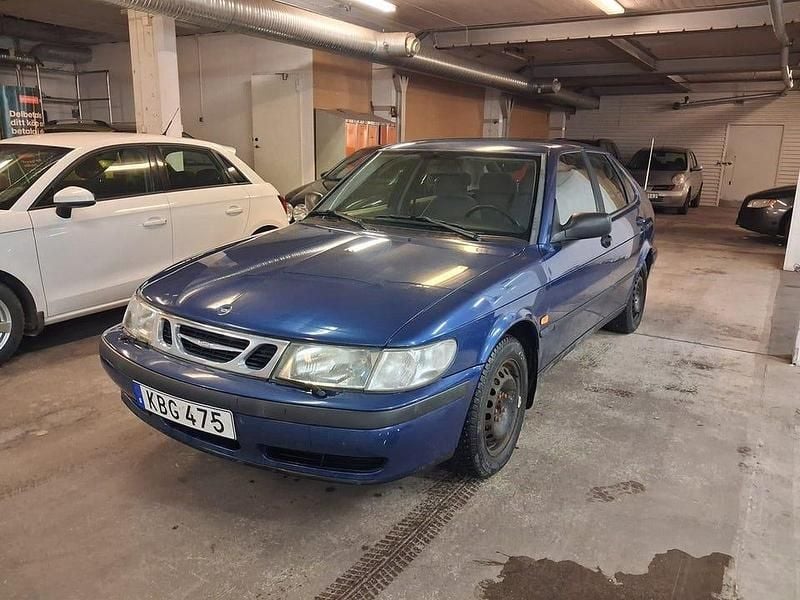 Blå Begagnad 1999 Saab 9-3 Halvkombi | 14 900 kr (Marknadspris) - Bild 1/4
