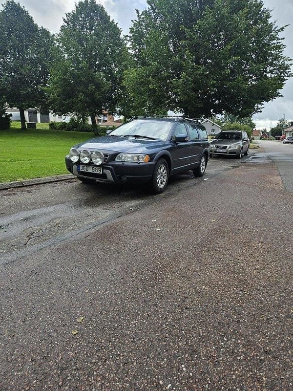 Blå Begagnad 2007 Volvo XC70 Momentum SUV | 35 000 kr (Lite dyr) - Bild 1/4