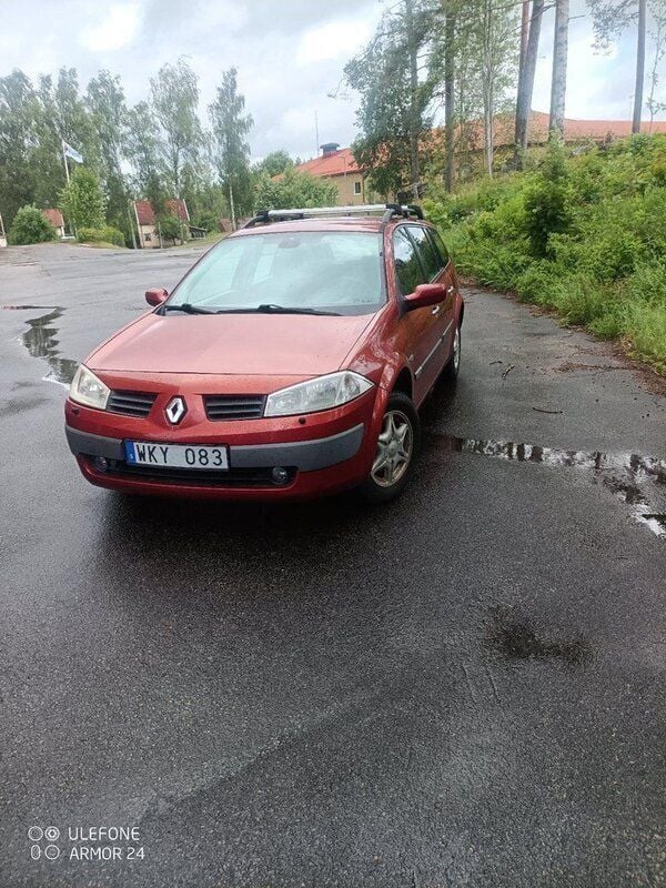 Röd Begagnad 2005 Renault Mégane GrandTour Kombi | 19 500 kr (Marknadspris) - Bild 1/4