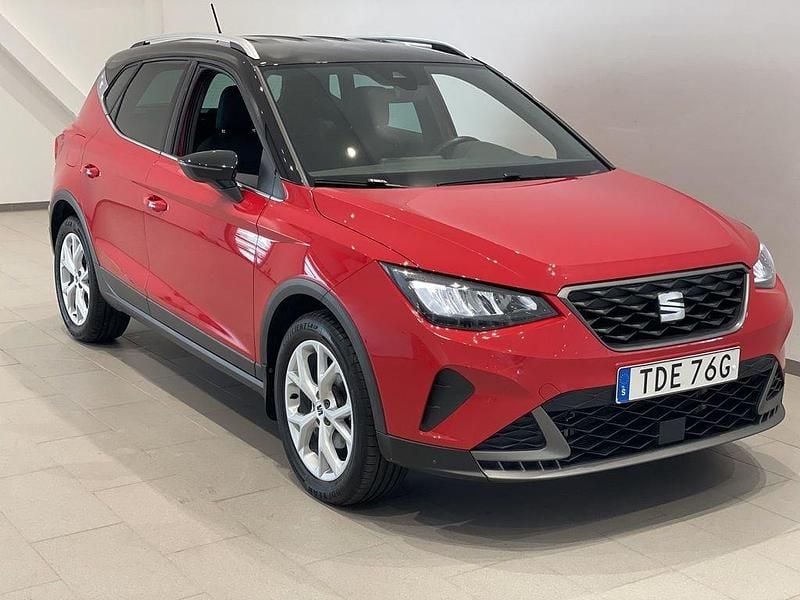 Röd (reinrot) Begagnad 2023 Seat Arona FR SUV | 204 900 kr (Marknadspris) - Bild 1/3