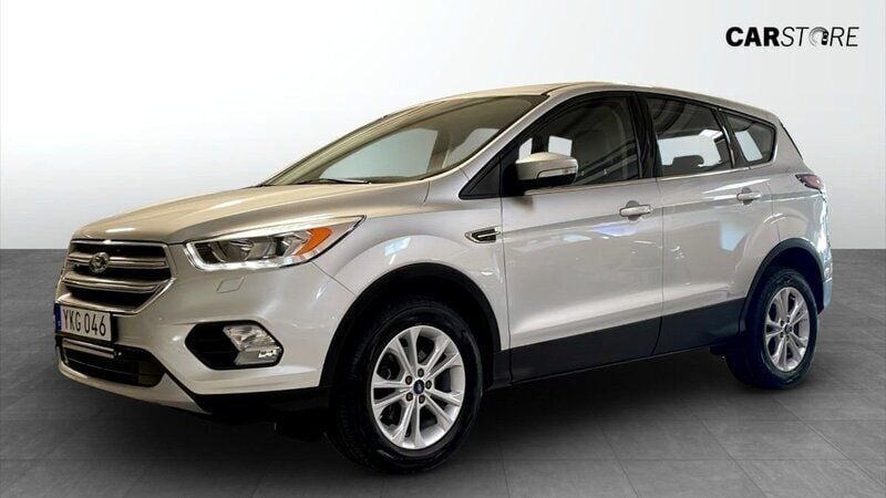 Grå (grey) Begagnad 2016 Ford Kuga Titanium SUV | 114 900 kr (Marknadspris) - Bild 1/4