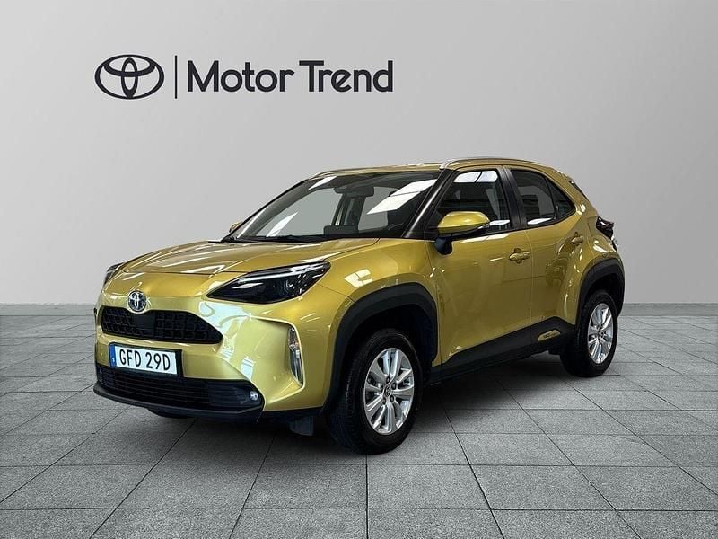 Gul Begagnad 2022 Toyota Yaris Cross Active SUV | 274 900 kr (Marknadspris) - Bild 1/3