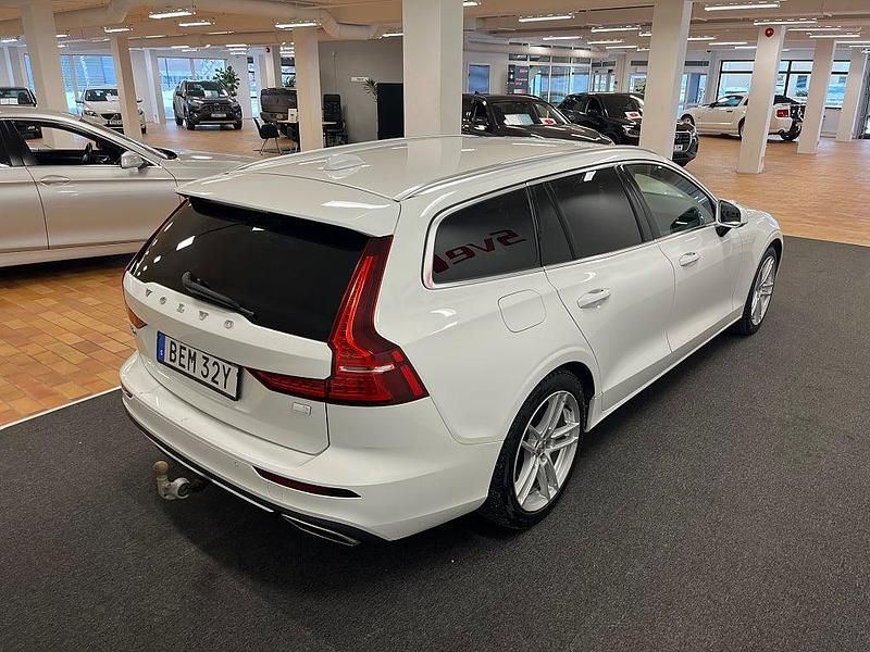 Begagnad Volvo V60 Inscription 340 HK (250 kW) 2020 Vit Kombi