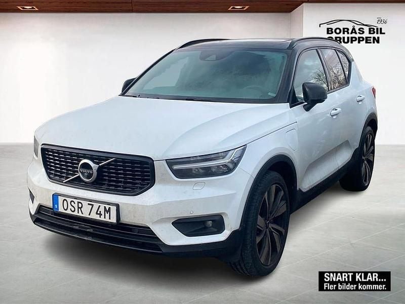 Vit Begagnad 2022 Volvo XC40 R-Design SUV | 385 000 kr - Bild 1/1