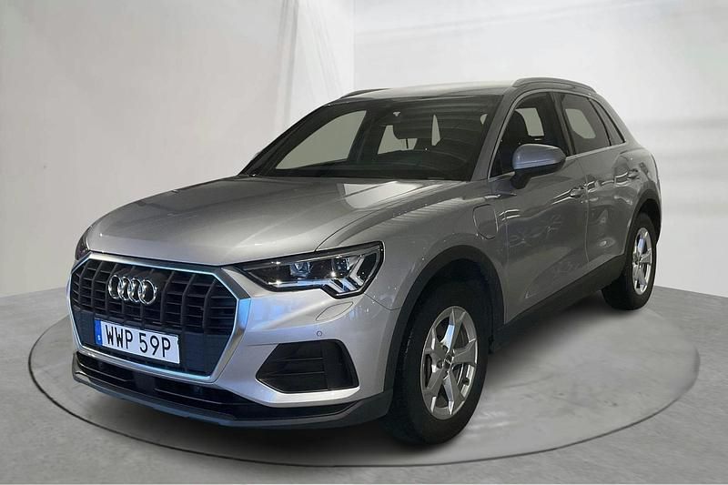 Silver Begagnad 2021 Audi Q3 Proline SUV | 309 000 kr (Marknadspris) - Bild 1/4