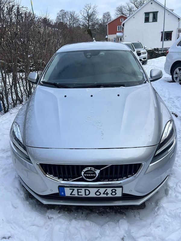 Begagnad Volvo V40 152 HK (111 kW) 2018