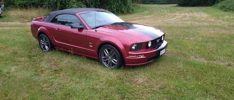 Begagnad 2006 Ford Mustang GT Convertible Cab | 250 000 kr (Lite dyr) - Bild 1/4