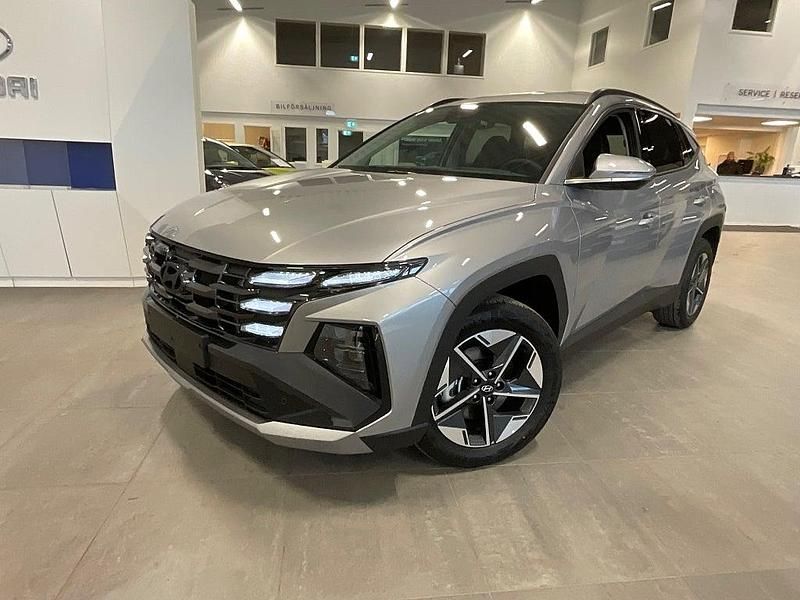 Shimmering silver metallic Ny 2026 Hyundai Tucson Advanced SUV | 471 800 kr (Dyr) - Bild 1/4