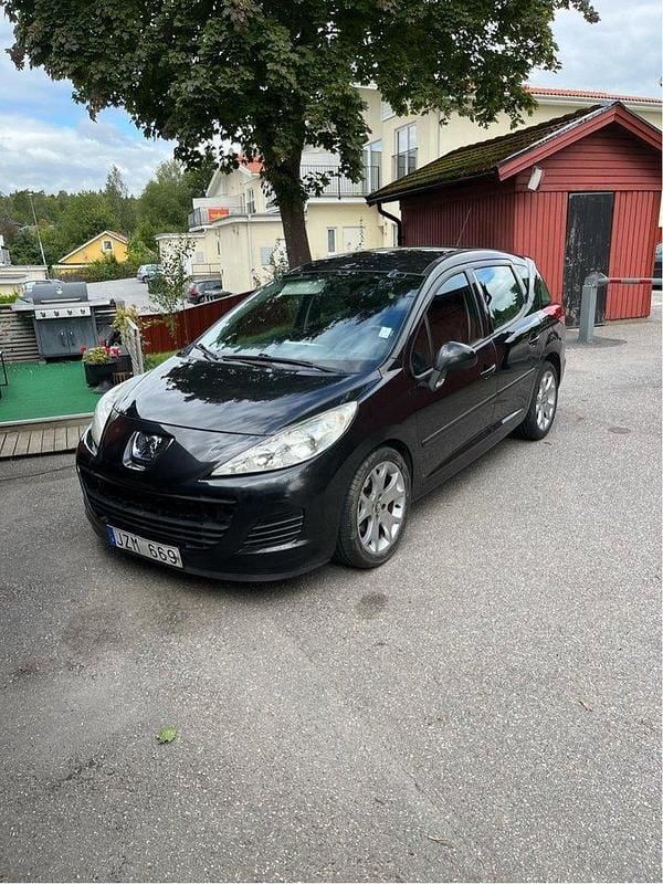 Svart Begagnad 2009 Peugeot 207 Kombi | 32 900 kr (Marknadspris) - Bild 1/4