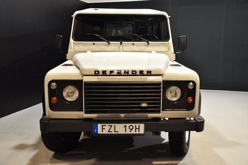 Begagnad Land Rover Defender 123 HK (90 kW) 2006 Vit SUV