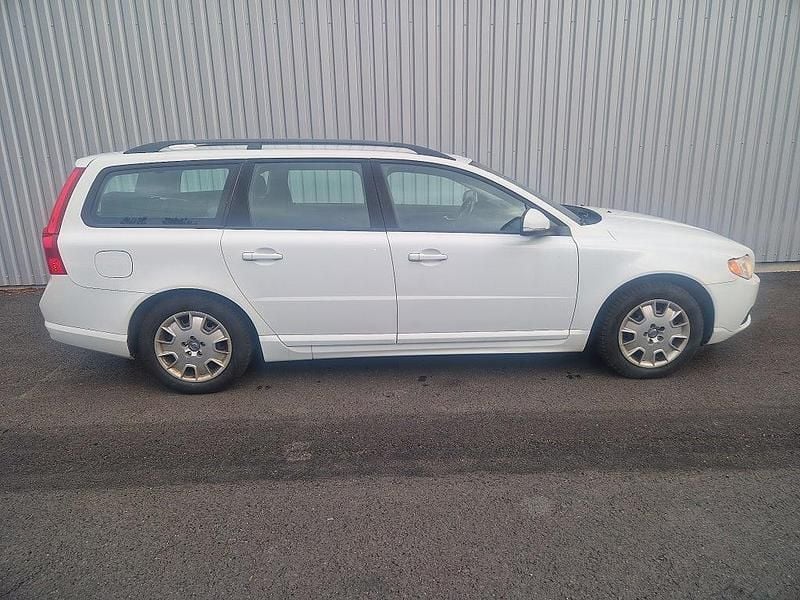 Begagnad Volvo V70 232 HK (170 kW) 2011 Vit Kombi