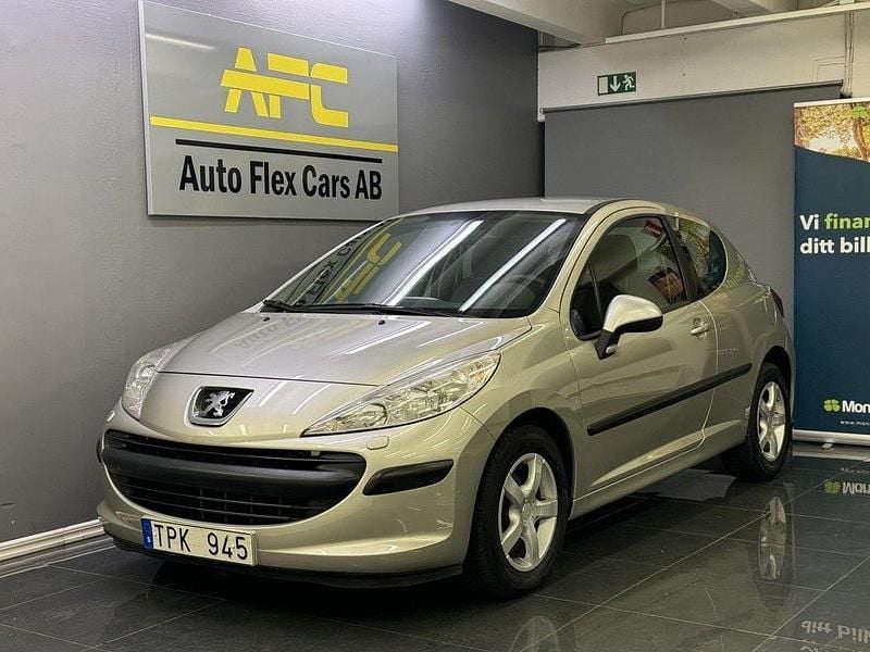 Grå Begagnad 2006 Peugeot 207 Halvkombi | 29 900 kr (Marknadspris) - Bild 1/4