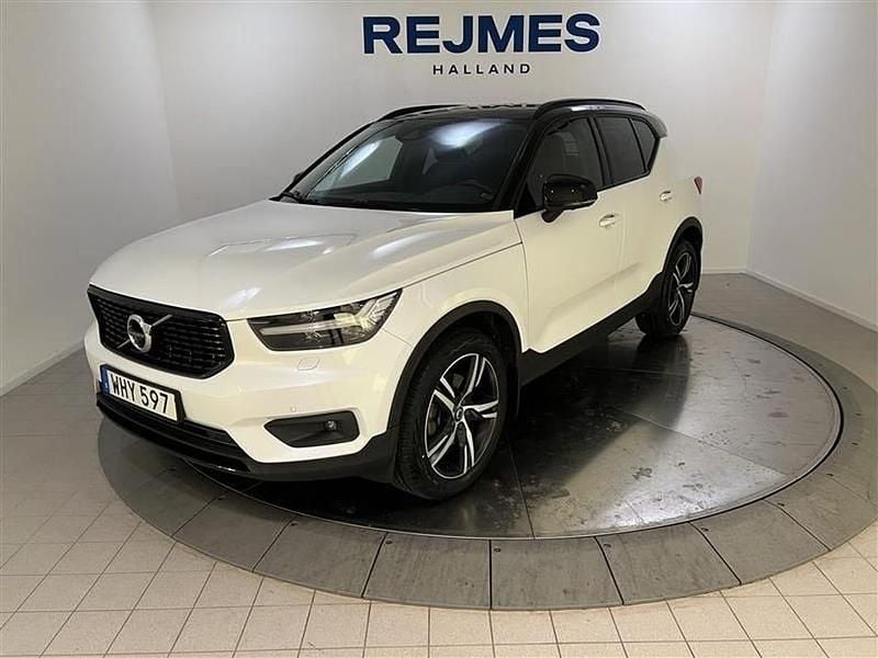 Vit Begagnad 2018 Volvo XC40 R-Design SUV | 264 500 kr (Bra pris) - Bild 1/4