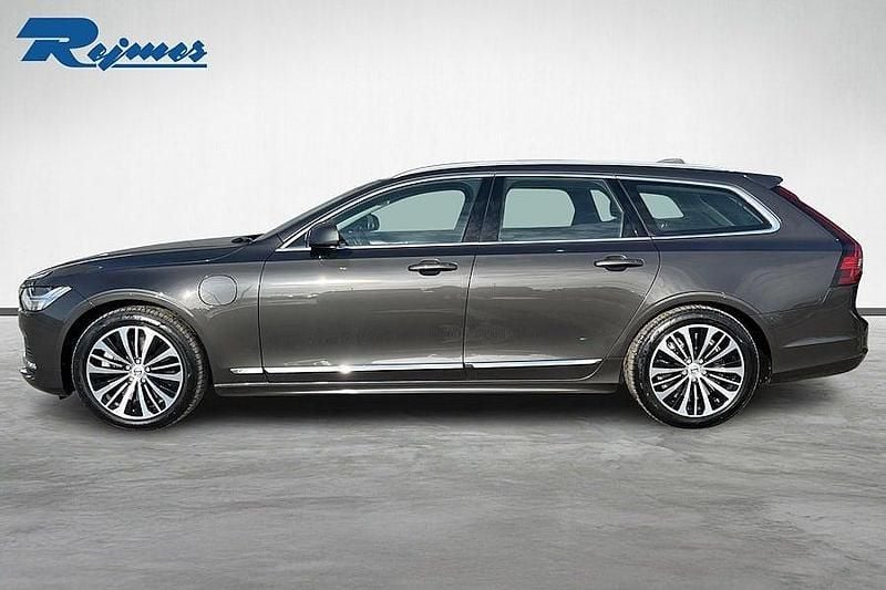 Begagnad Volvo V90 Core 253 HK (186 kW) 2024 Grå Kombi