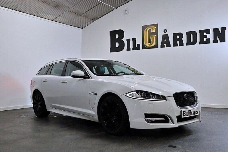 Vit Begagnad 2015 Jaguar XF Sportbrake S Kombi | 139 900 kr - Bild 1/4