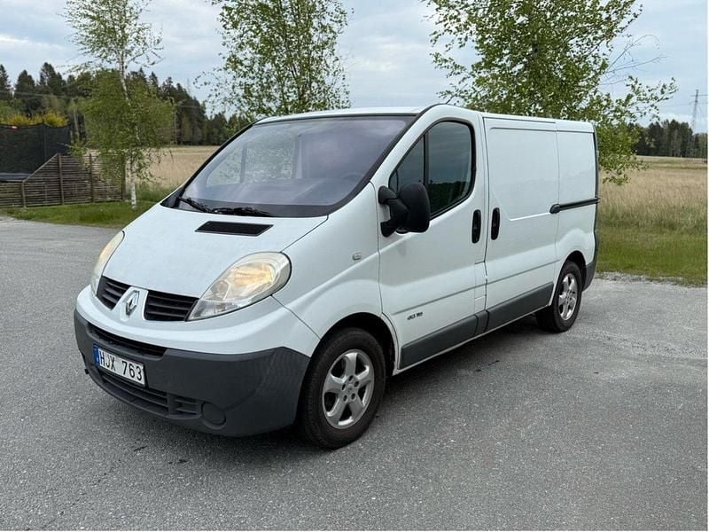 Vit Begagnad 2009 Renault Trafic Van | 35 000 kr (Marknadspris) - Bild 1/4