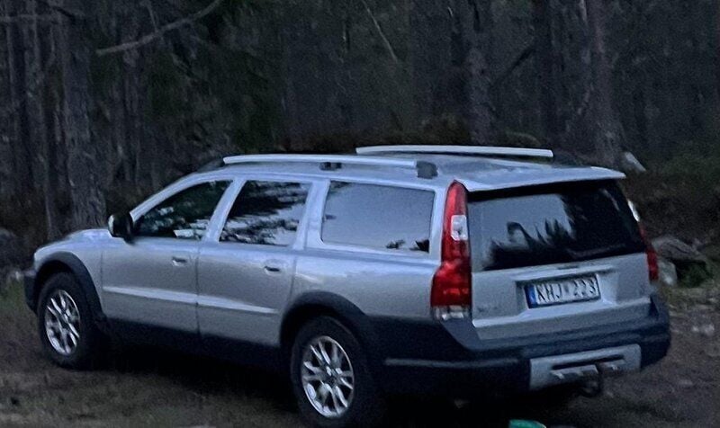 Grå Begagnad 2007 Volvo XC70 Momentum SUV | 25 000 kr (Superpris) - Bild 1/1