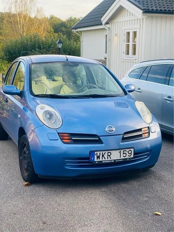 Blå Begagnad 2004 Nissan Micra Halvkombi | 5 000 kr (Superpris) - Bild 1/3
