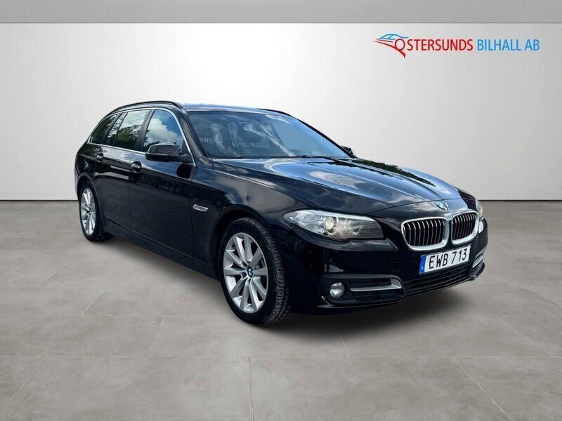 Svart Begagnad 2015 BMW 520 Kombi | 159 900 kr (Marknadspris) - Bild 1/4