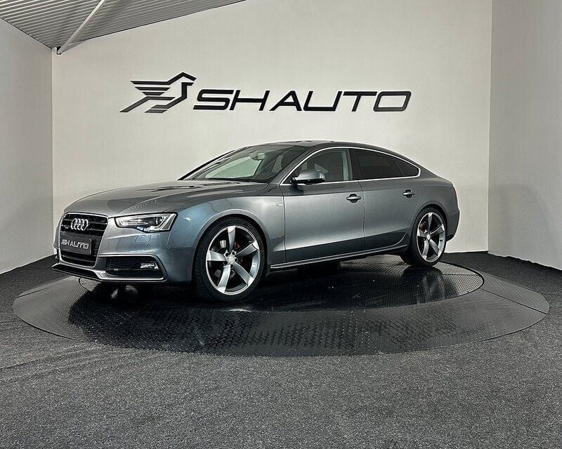 Grå Begagnad 2015 Audi A5 Sportback Sport Halvkombi | 169 900 kr (Marknadspris) - Bild 1/4