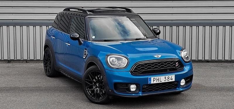 Blå Begagnad 2017 Mini Cooper S Countryman SUV | 220 000 kr (Marknadspris) - Bild 1/4