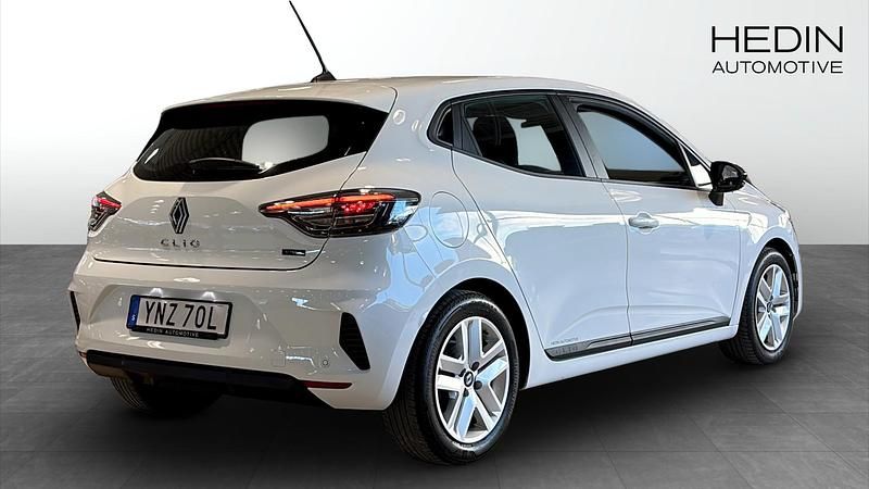 Begagnad Renault Clio V Evolution 145 HK (106 kW) 2024 Vit Halvkombi